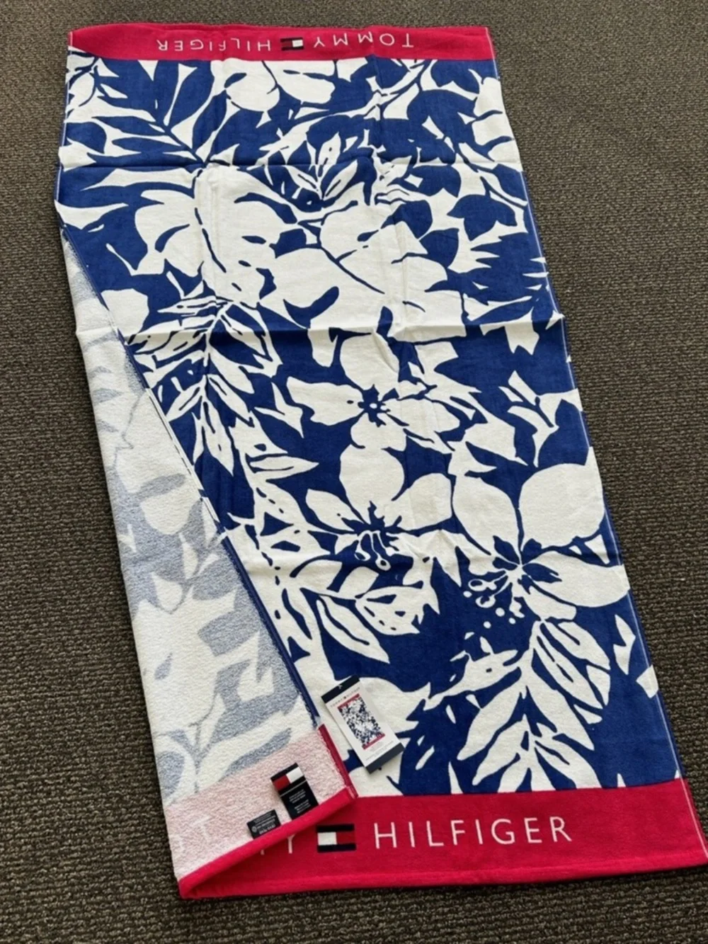 🆕 Tommy Hilfiger Beach Towel